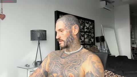 Snapshot of lucasexclusive chatting on 01.04.25 lucasexclusive online show from 01.04.25