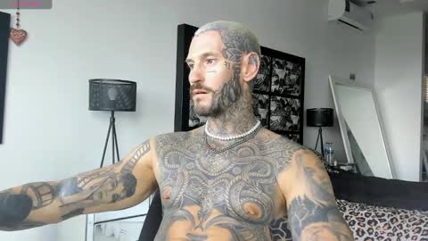 Snapshot of lucasexclusive chatting on 01.18.25 lucasexclusive online show from 01.18.25