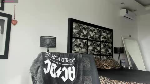 Snapshot of lucasexclusive chatting on 01.19.25 lucasexclusive online show from 01.19.25