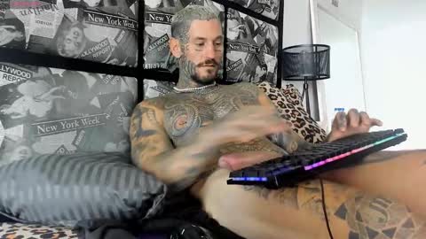 Snapshot of lucasexclusive chatting on 02.04.25 lucasexclusive online show from 02.04.25