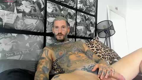 Snapshot of lucasexclusive chatting on 02.13.25 lucasexclusive online show from 02.13.25