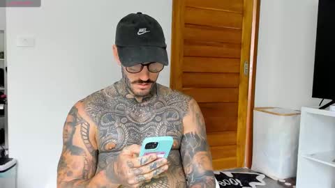 Snapshot of lucasexclusive chatting on 10.08.25 lucasexclusive online show from 10.08.25