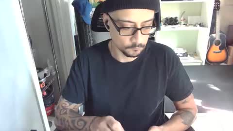 Snapshot of luchilove69 chatting on 11.25.25 Luchi Luchano online show from 11.25.25