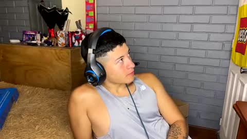 Snapshot of luchosaando chatting on 12.22.24 Felipe online show from 12.22.24