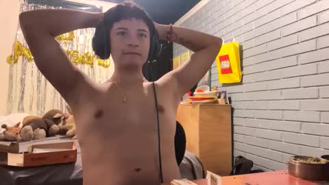 Snapshot of luchosaando chatting on 02.11.25 Felipe online show from 02.11.25