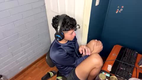 Snapshot of luchosaando chatting on 02.28.25 Felipe online show from 02.28.25