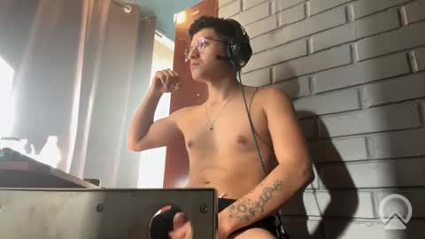 Snapshot of luchosaando chatting on 09.16.25 Felipe online show from 09.16.25