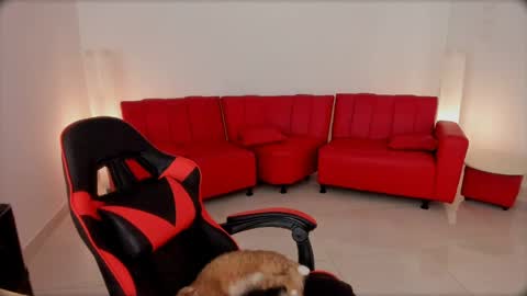 Snapshot of lucia_amores chatting on 06.04.26 Luci online show from 06.04.26