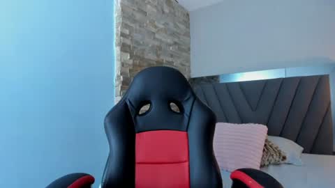 Snapshot of lucia_khan chatting on 06.26.26 L u c i a online show from 06.26.26
