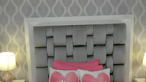 lucia_lorenz online show from 12.16.25