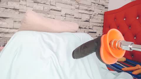 luciaaah online show from 02.04.25