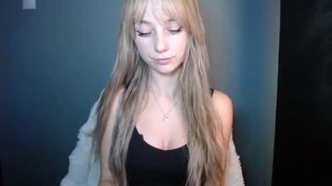 Snapshot of luciacam20 chatting on 10.24.25 Lucy online show from 10.24.25