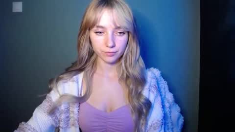 Snapshot of luciacam20 chatting on 11.25.25 Lucy online show from 11.25.25