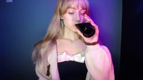 Snapshot of luciacam20 chatting on 12.02.25 Lucy online show from 12.02.25