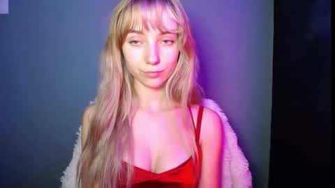 Snapshot of luciacam20 chatting on 12.03.25 Lucy online show from 12.03.25