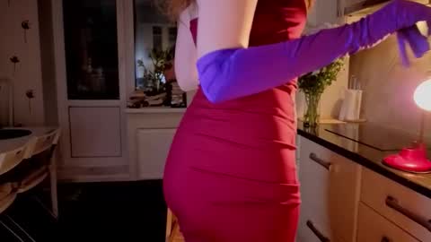 Snapshot of luciacoy chatting on 10.31.25 Lucia online show from 10.31.25