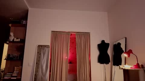 Snapshot of luciacoy chatting on 01.14.26 Lucia online show from 01.14.26