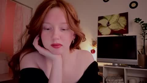 Snapshot of luciacoy chatting on 02.20.26 Lucia online show from 02.20.26