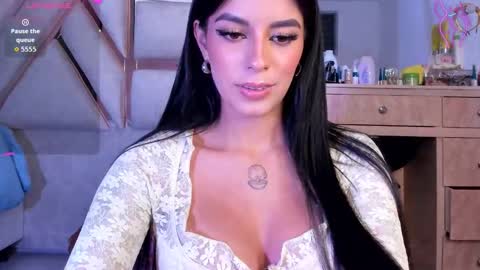 LuciaJhonnes online show from 11.26.25