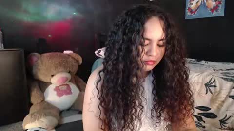 Snapshot of luciana_keating chatting on 07.16.26 luciana online show from 07.16.26