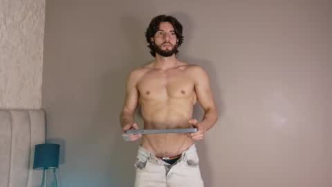 Snapshot of luciano_ferrer chatting on 10.23.25 Luciano online show from 10.23.25