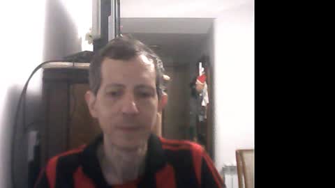 Snapshot of lucianoaxel chatting on 01.12.25 Luciano online show from 01.12.25