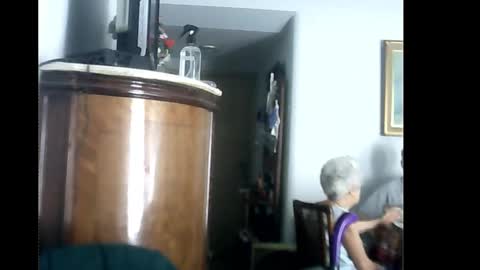 Snapshot of lucianoaxel chatting on 02.15.25 Luciano online show from 02.15.25