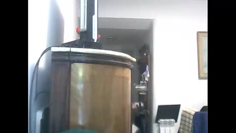 Snapshot of lucianoaxel chatting on 10.05.25 Luciano online show from 10.05.25