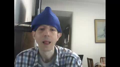 Snapshot of lucianoaxel chatting on 11.04.25 Luciano online show from 11.04.25