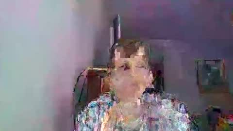 Snapshot of lucianoaxel chatting on 11.13.25 Luciano online show from 11.13.25