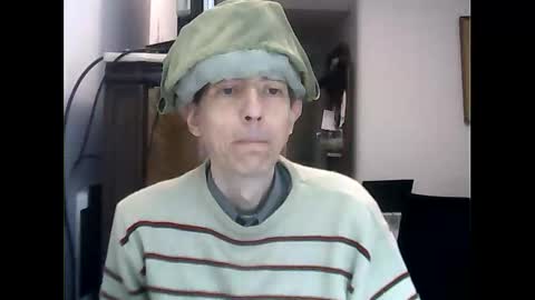 Snapshot of lucianoaxel chatting on 11.23.25 Luciano online show from 11.23.25