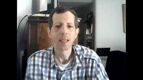 Snapshot of lucianoaxel chatting on 11.25.25 Luciano online show from 11.25.25