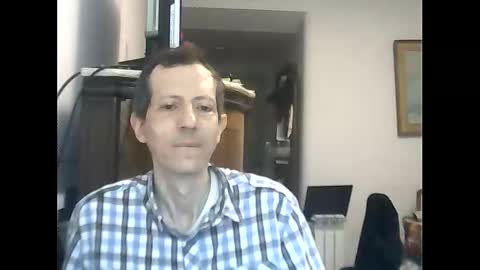 Snapshot of lucianoaxel chatting on 12.02.25 Luciano online show from 12.02.25