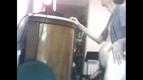 Snapshot of lucianoaxel chatting on 12.23.25 Luciano online show from 12.23.25