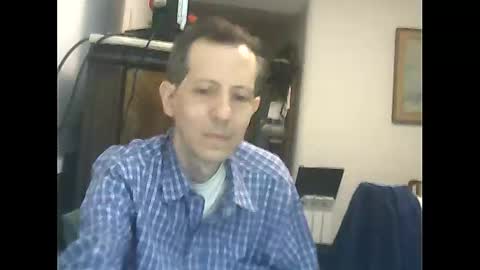 Snapshot of lucianoaxel chatting on 01.08.26 Luciano online show from 01.08.26