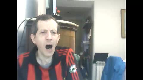 Snapshot of lucianoaxel chatting on 02.21.26 Luciano online show from 02.21.26