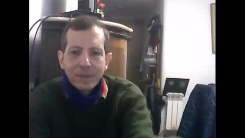 Snapshot of lucianoaxel chatting on 05.19.26 Luciano online show from 05.19.26