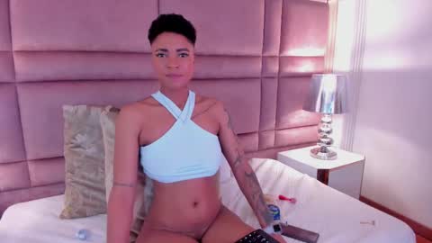  lucia wallace  online show from 03.07.25