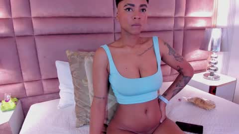  lucia wallace  online show from 03.08.25