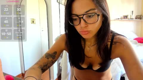 Snapshot of luciaxluna chatting on 03.09.26 luciaxluna online show from 03.09.26