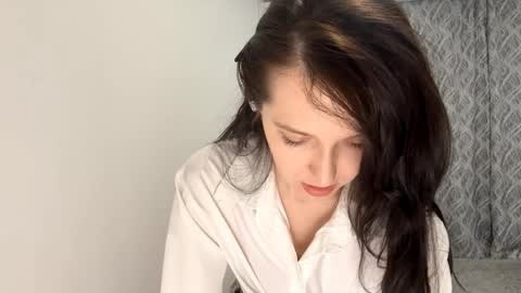 Mary online show from 12.15.25