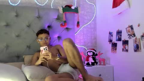 Snapshot of lucien_gray_ chatting on 12.05.25 Lucien Gray online show from 12.05.25