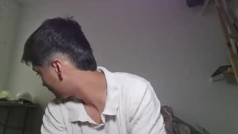 Snapshot of lucifferr_ chatting on 03.27.26 leonel online show from 03.27.26