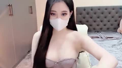 Snapshot of lucii04 chatting on 11.27.25 lucii04 online show from 11.27.25