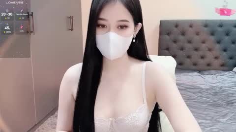 Snapshot of lucii04 chatting on 01.12.26 lucii04 online show from 01.12.26