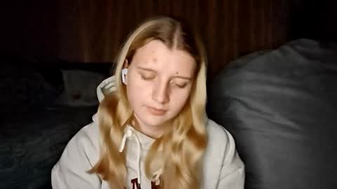 Monika online show from 10.19.25