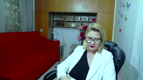 Snapshot of lucillefenlys chatting on 02.26.25 Lucille Fenly online show from 02.26.25