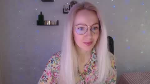 Snapshot of luckcristal chatting on 03.25.26 Arina online show from 03.25.26