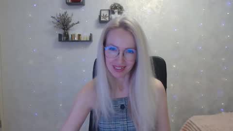 Snapshot of luckcristal chatting on 03.30.26 Arina online show from 03.30.26