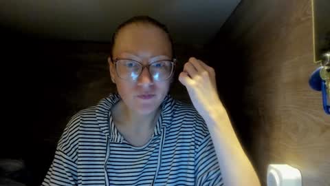 lucky_licky20 online show from 01.28.25